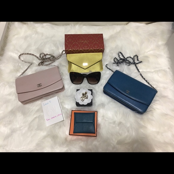 NIB 22P Chanel Heart Earrings - Picture 9 of 9